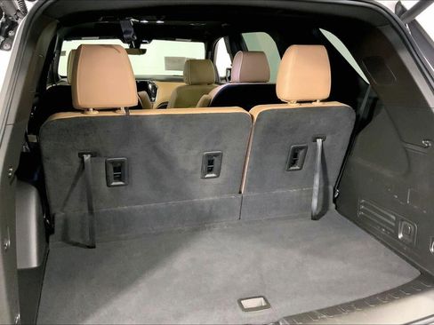 Used 2023 Chevrolet Traverse Premier image 4