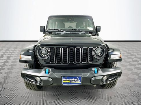 Certified 2024 Jeep Wrangler Unlimited w/ Convenience Group AWD/4WD image 2