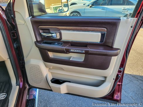 Used 2017 RAM 1500 Laramie image 26