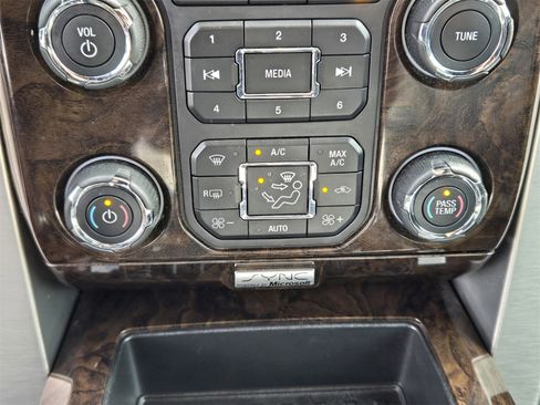 Used 2014 Ford F150 Platinum image 17