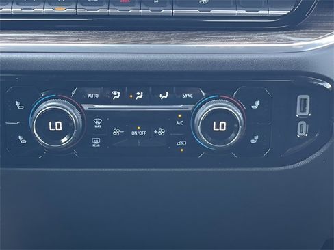 Used 2025 Chevrolet Silverado 1500 LT image 28