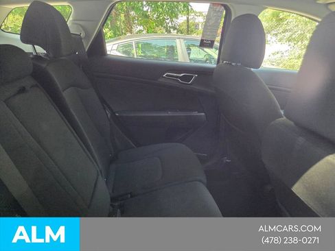 Used 2025 Kia Sportage LX FWD image 18
