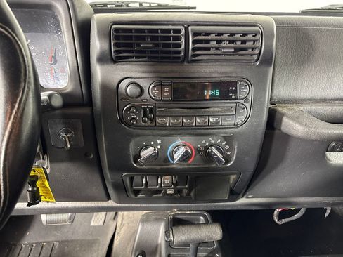 Used 2003 Jeep Wrangler X AWD/4WD image 25
