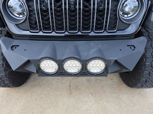 Used 2024 Jeep Gladiator Rubicon w/ Technology Group AWD/4WD image 40