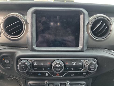 Used 2023 Jeep Wrangler Unlimited w/ Sun & Screen Package image 5