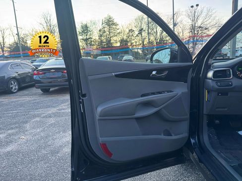 Used 2016 Kia Sorento EX image 13