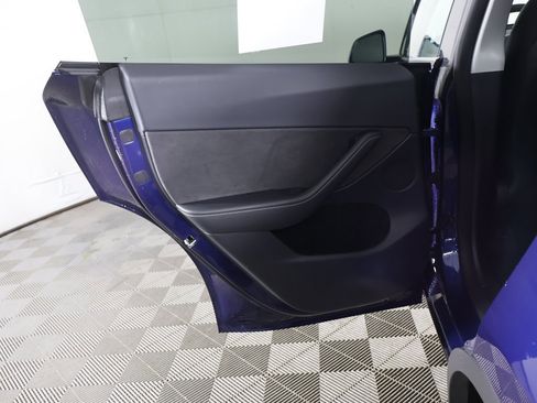 Used 2023 Tesla Model Y Performance image 25