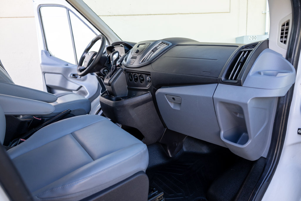 Used 2018 Ford Transit 150 XL RWD image 12