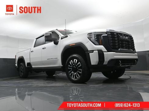 Used 2024 GMC Sierra 2500 Denali Ultimate AWD/4WD image 46