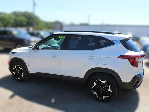 Certified 2024 Kia Seltos EX FWD image 12