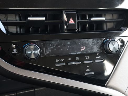 Used 2024 Toyota Camry SE image 20