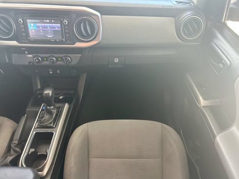 Used 2018 Toyota Tacoma SR5 RWD image 30