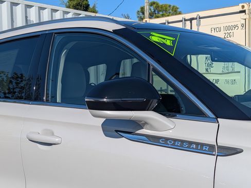 Used 2021 Lincoln Corsair Reserve image 10