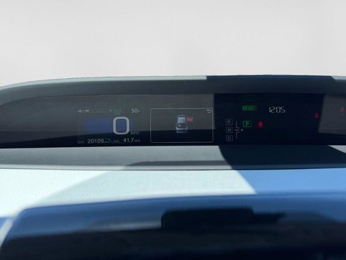 Used 2017 Toyota Prius Three Touring w/ Carpet Mat Package image 16