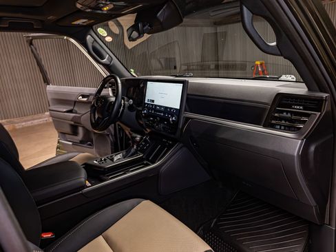 Used 2024 Lexus GX 550 image 14