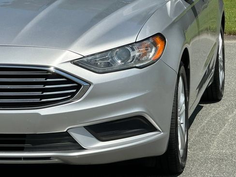 Used 2018 Ford Fusion SE w/ Fusion SE Technology Package FWD image 44