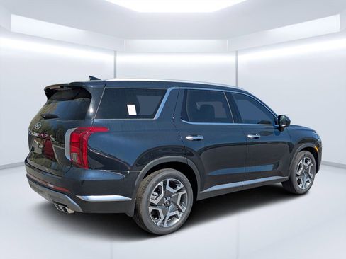 Used 2024 Hyundai Palisade Limited image 3