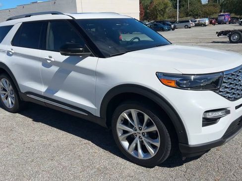 Used 2022 Ford Explorer Platinum w/ Equipment Group 601A image 16