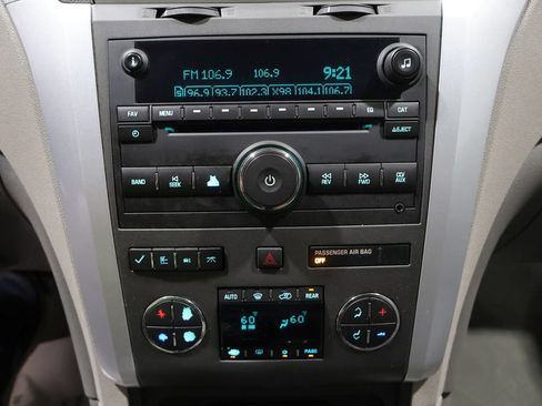 Used 2010 Chevrolet Traverse LT AWD/4WD image 27