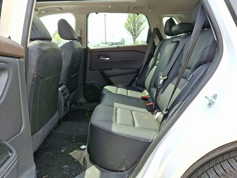 Used 2023 Nissan Rogue SV w/ SV Premium Package image 8