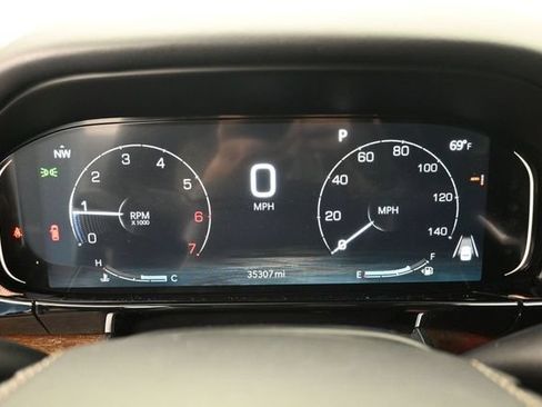 Used 2023 Jeep Grand Wagoneer Series II AWD/4WD image 8