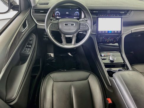 Used 2023 Jeep Grand Cherokee Limited AWD/4WD image 22