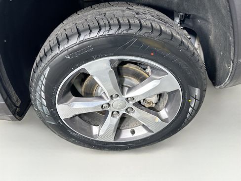 Used 2022 Jeep Grand Cherokee L Limited image 11