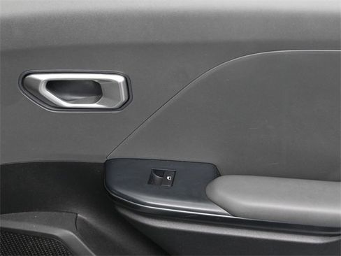 Used 2025 Kia K4 LXS image 25