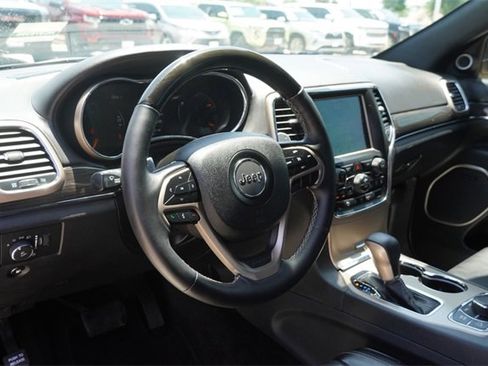 Used 2017 Jeep Grand Cherokee Overland image 17