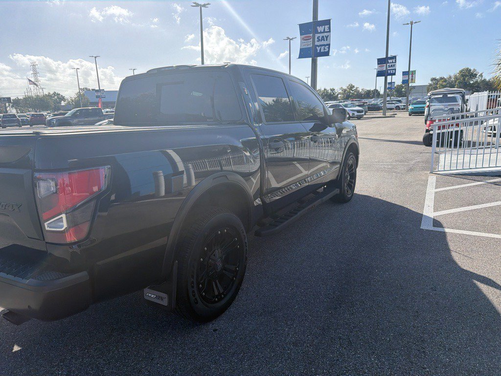 Used 2021 Nissan Titan PRO-4X w/ Pro-4x Convenience Package AWD/4WD image 11