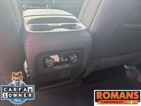 Used 2024 Chevrolet Traverse LT FWD image 22