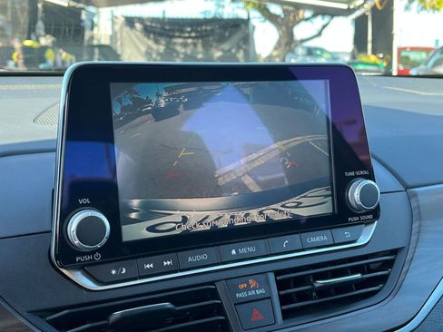 Used 2025 Nissan Altima 2.5 SV image 23