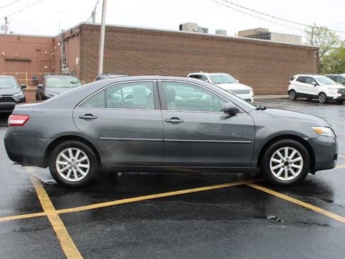 Used 2010 Toyota Camry XLE FWD image 5