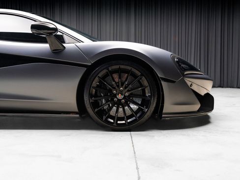 Used 2017 McLaren 570S RWD image 29