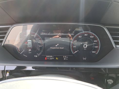 Used 2024 Audi Q8 e-tron Premium image 9