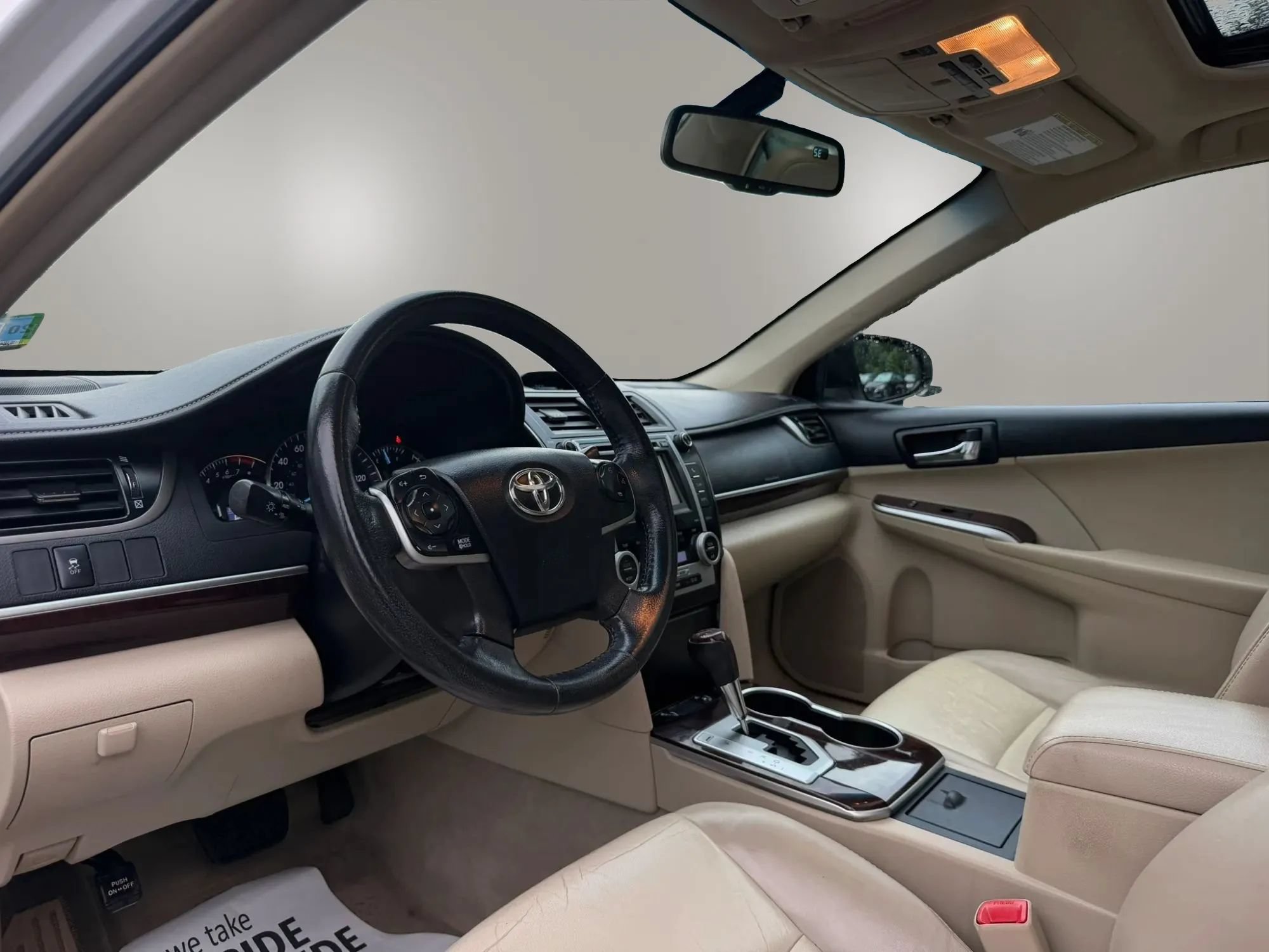 Used 2012 Toyota Camry XLE w/ Leather Pkg FWD image 9