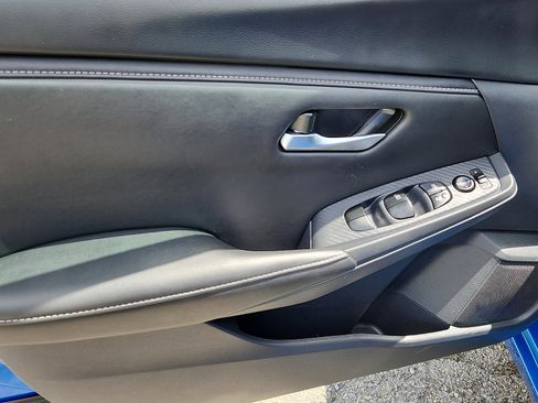 Used 2025 Nissan Sentra SV FWD image 12