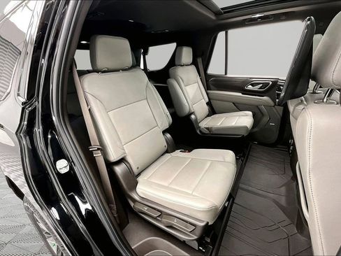 Used 2024 Chevrolet Tahoe Z71 w/ Luxury Package AWD/4WD image 27