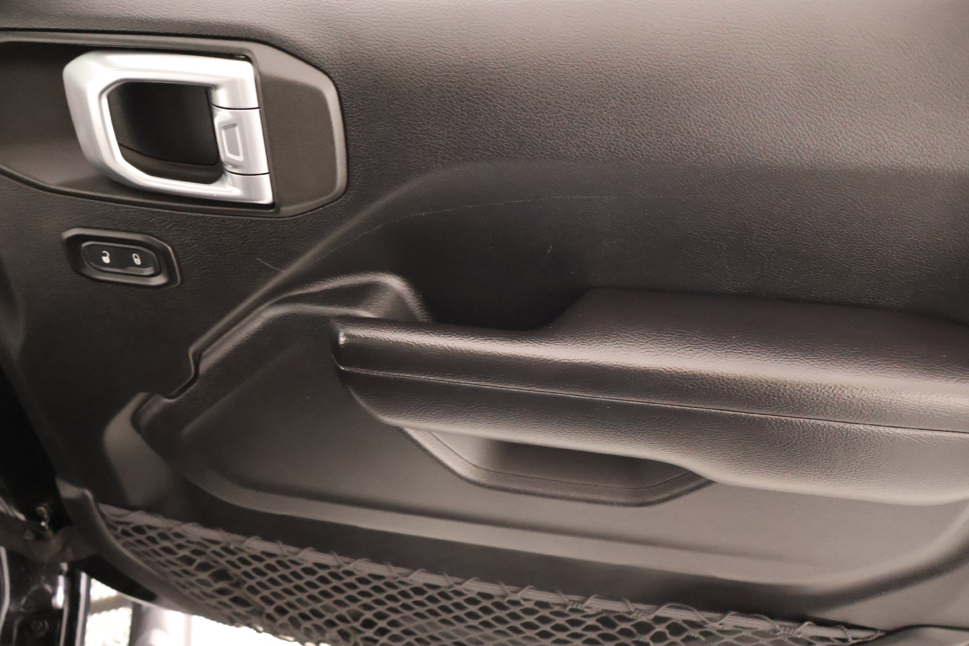 Used 2020 Jeep Wrangler Sport AWD/4WD image 14