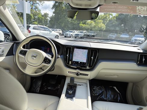 Used 2023 Volvo XC60 B5 Core w/ Climate Package FWD image 30