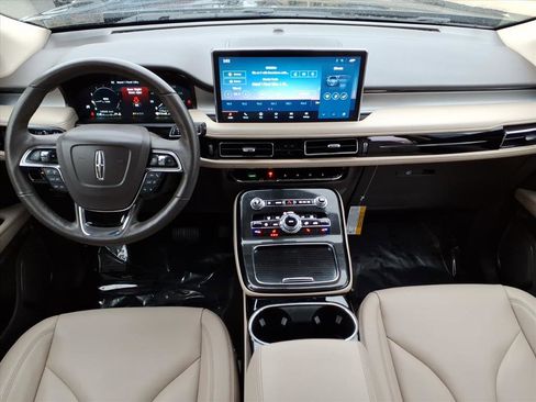 Certified 2023 Lincoln Nautilus AWD w/ Premium Package image 13