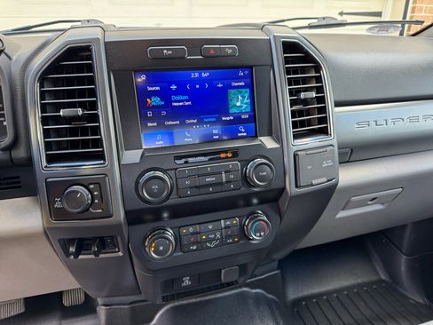 Used 2022 Ford F350 XLT w/ XLT Premium Package image 15