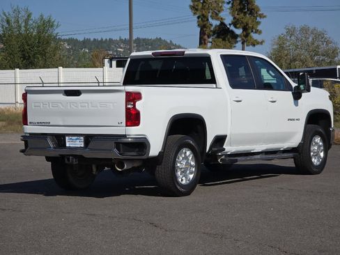 Used 2024 Chevrolet Silverado 2500 LT image 2