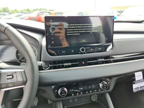 New 2026 Mitsubishi Outlander LE FWD image 16