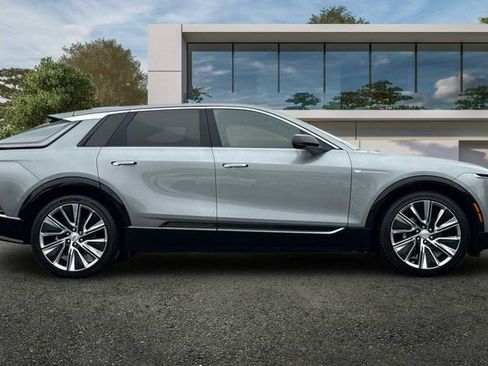 Certified 2025 Cadillac Lyriq Luxury w/ LPO, Floor Liner Package image 3