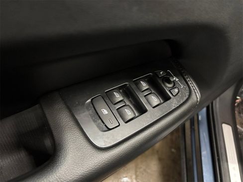 Certified 2023 Volvo XC60 B5 Core w/ Climate Package image 13