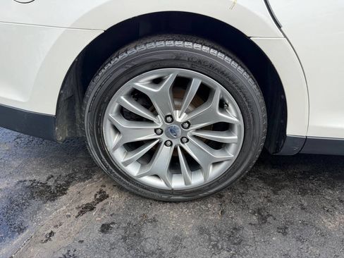 Used 2013 Ford Taurus Limited image 10