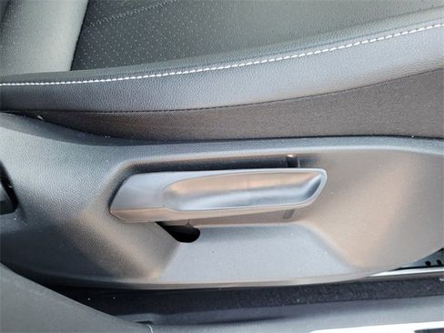 Used 2023 Volkswagen Tiguan SE R-Line image 18