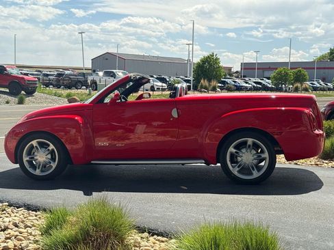 Used 2005 Chevrolet SSR w/ Preferred Equipment Group RWD image 61