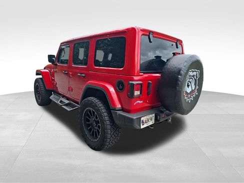 Used 2018 Jeep Wrangler Unlimited Sahara AWD/4WD image 15
